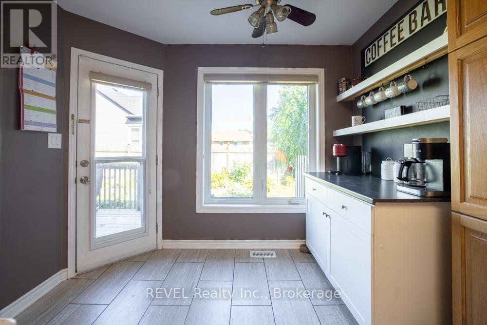 3 - 5070 Drummond Road, Niagara Falls, Ontario  L2E 6E4 - Photo 9 - X12445419