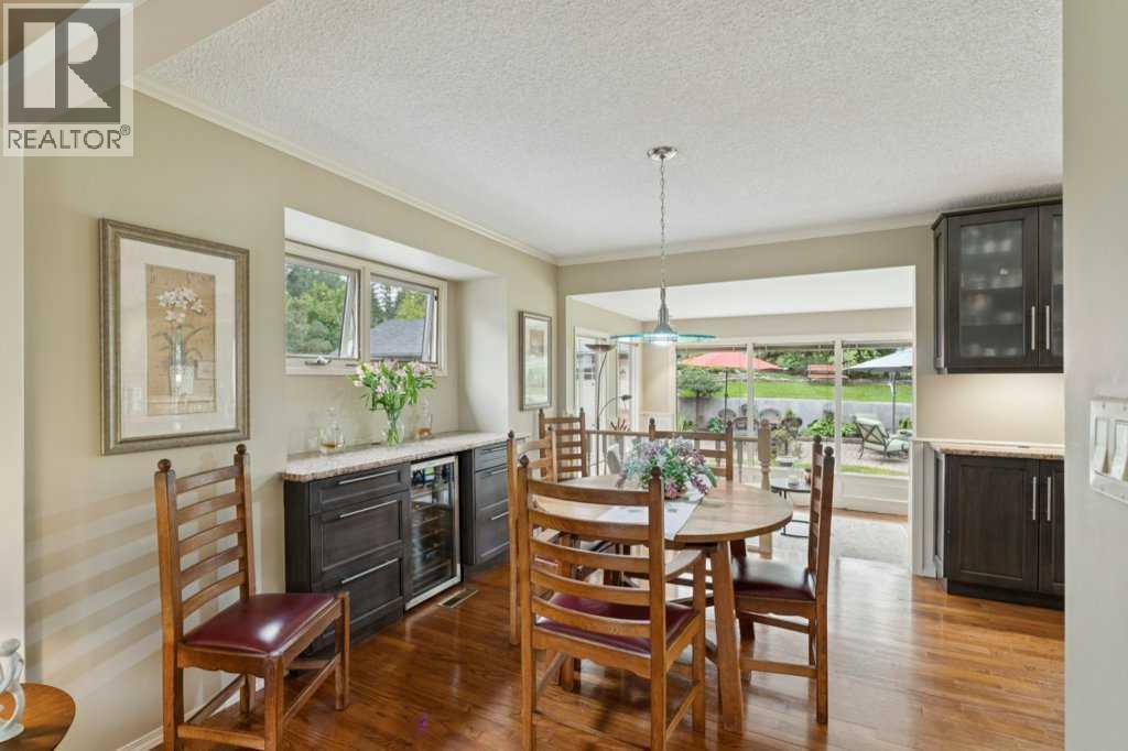 318 Oakhill Place Sw, Calgary, Alberta  T2V 3X5 - Photo 8 - A2252232