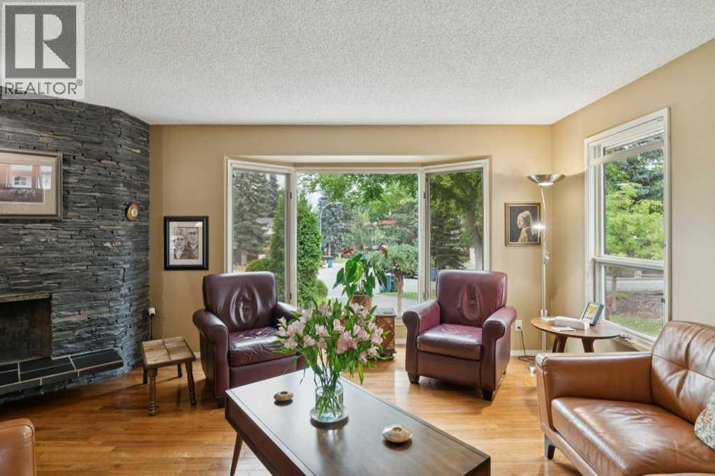318 Oakhill Place Sw, Calgary, Alberta  T2V 3X5 - Photo 4 - A2252232