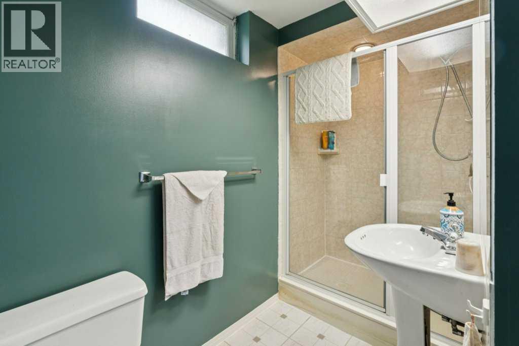 318 Oakhill Place Sw, Calgary, Alberta  T2V 3X5 - Photo 22 - A2252232
