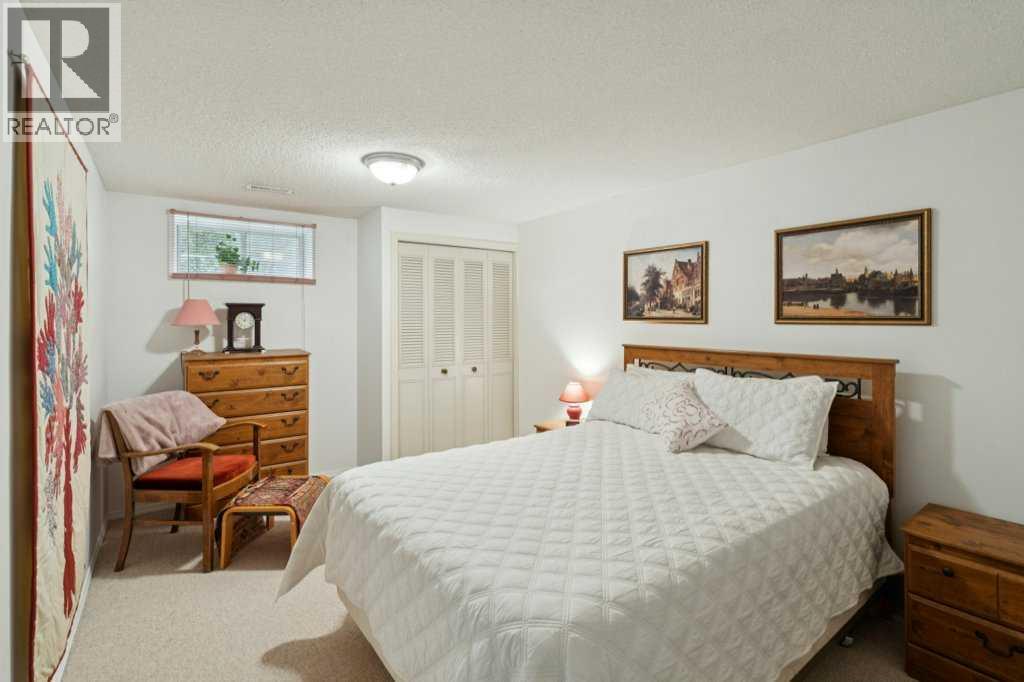 318 Oakhill Place Sw, Calgary, Alberta  T2V 3X5 - Photo 20 - A2252232