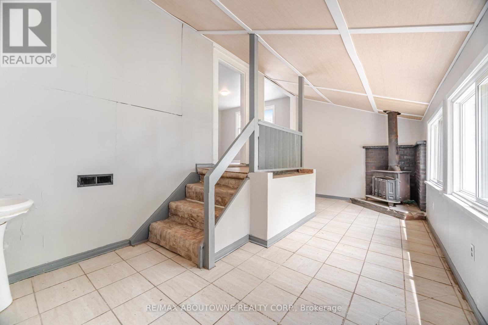 128 Cross Avenue, Oakville, Ontario  L6J 2W6 - Photo 18 - W12220814