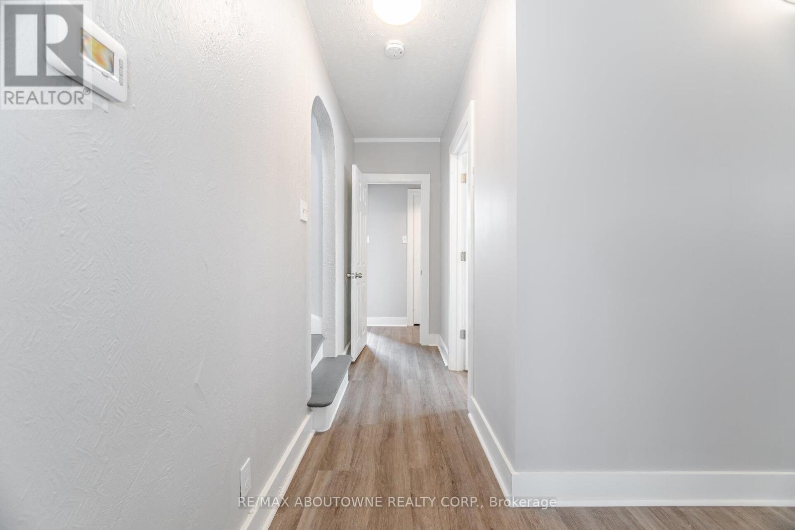 128 Cross Avenue, Oakville, Ontario  L6J 2W6 - Photo 27 - W12220814