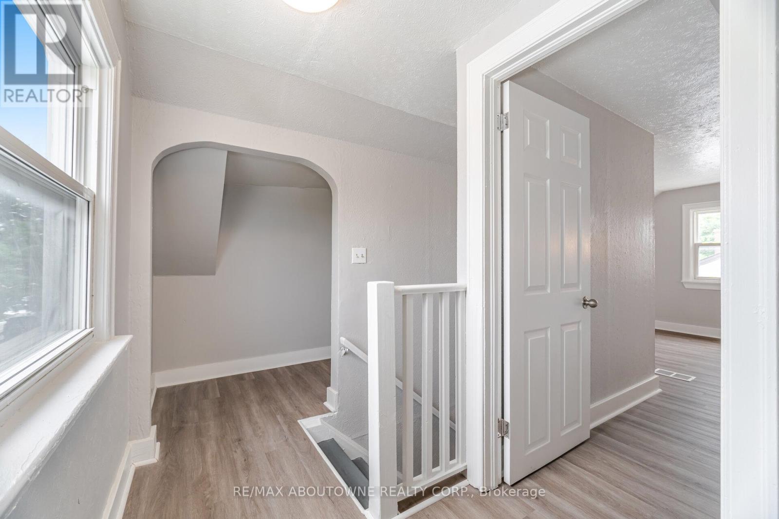 128 Cross Avenue, Oakville, Ontario  L6J 2W6 - Photo 28 - W12220814