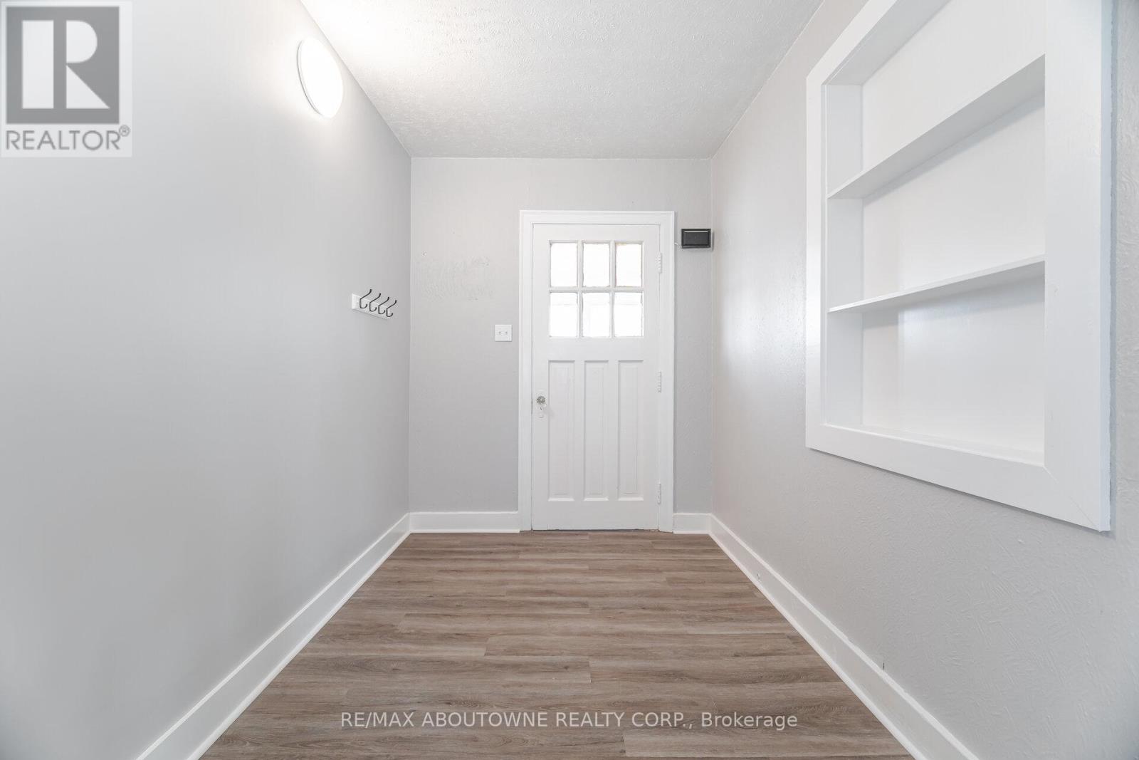 128 Cross Avenue, Oakville, Ontario  L6J 2W6 - Photo 6 - W12220814