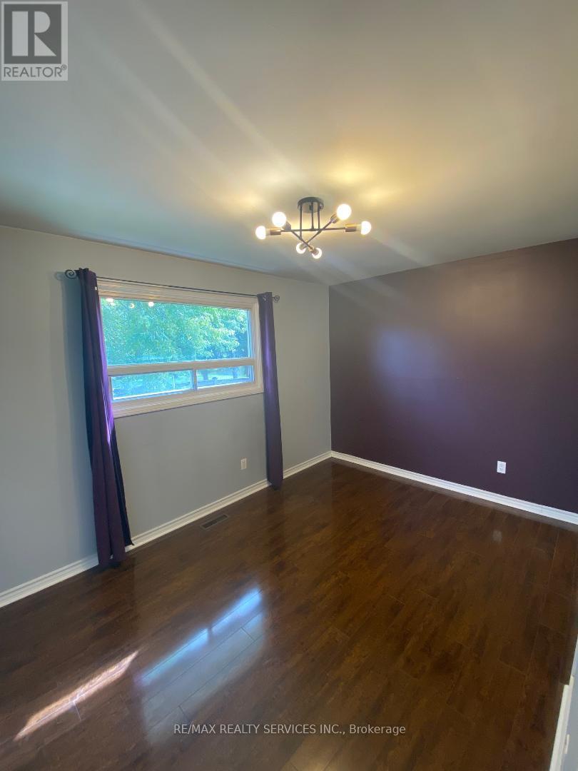 41 Manitou Crescent N, Brampton, Ontario  L6S 2Z6 - Photo 9 - W12342194
