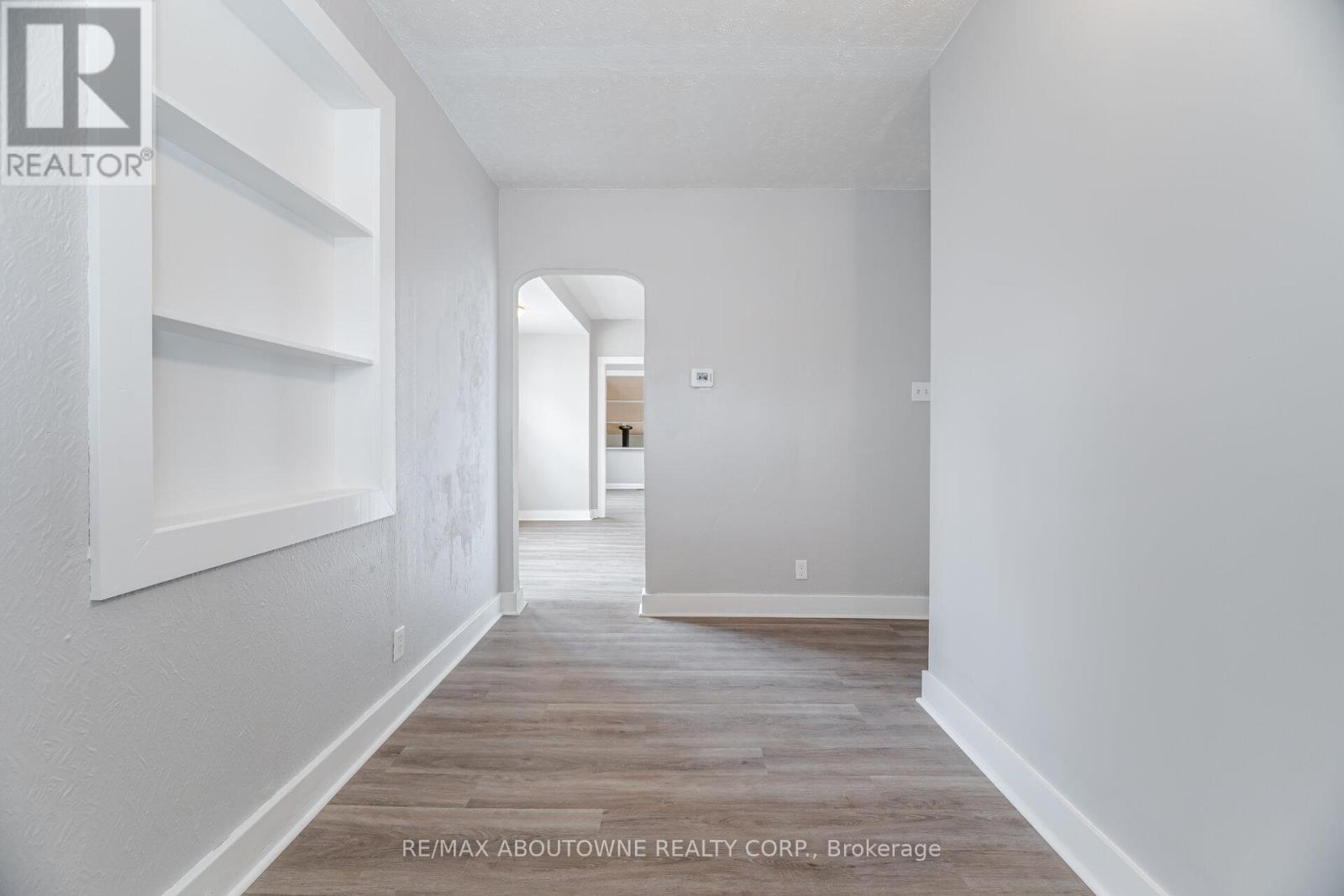 128 Cross Avenue, Oakville, Ontario  L6J 2W6 - Photo 7 - W12220814