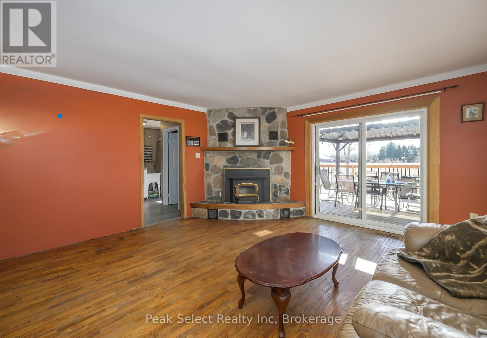 20076 Cherryhill Road, Thames Centre, Ontario  N0M 2M0 - Photo 16 - X12445041
