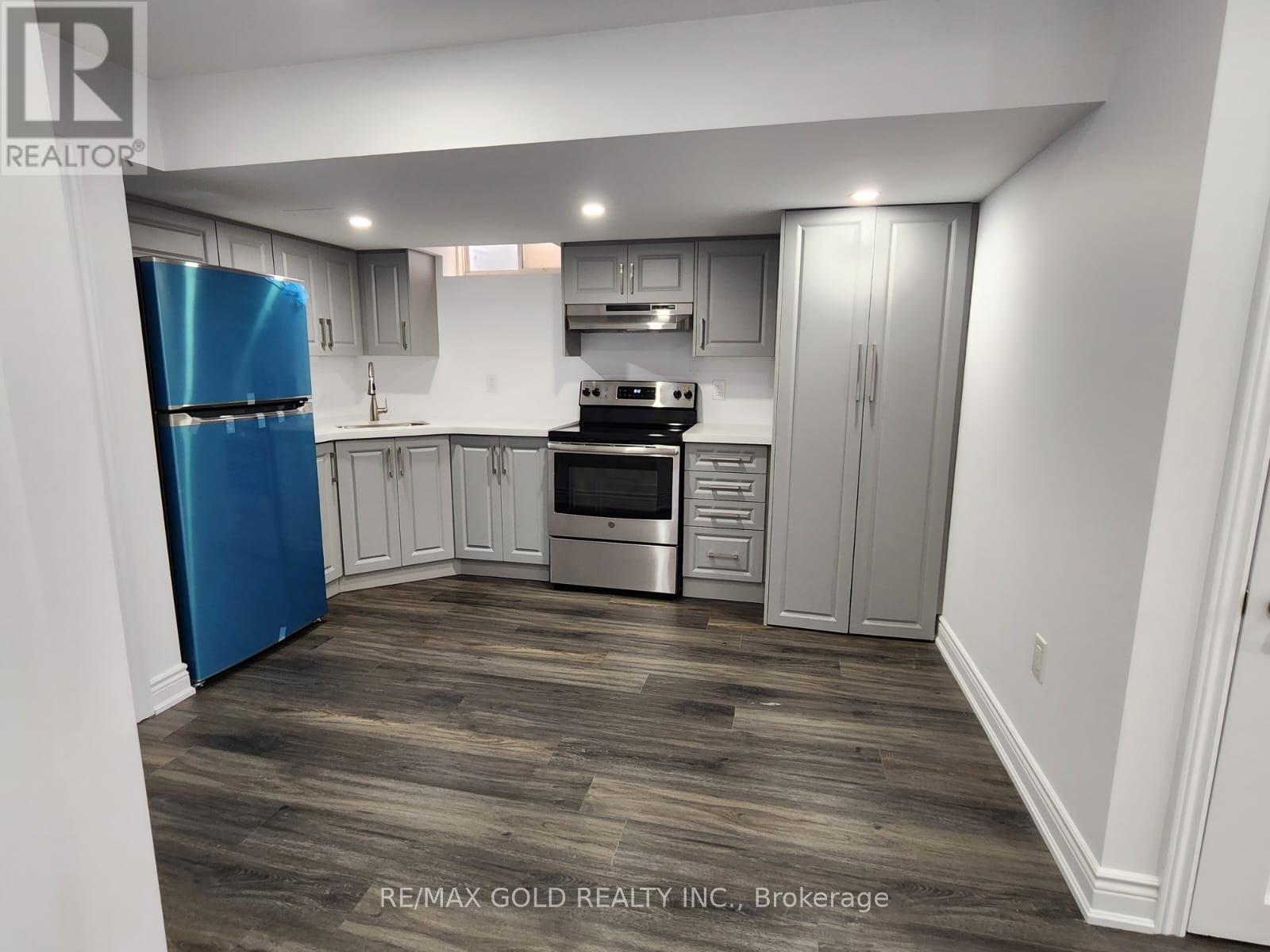 298 Etheridge Avenue, Milton, Ontario  L9E 1H7 - Photo 11 - W12444998