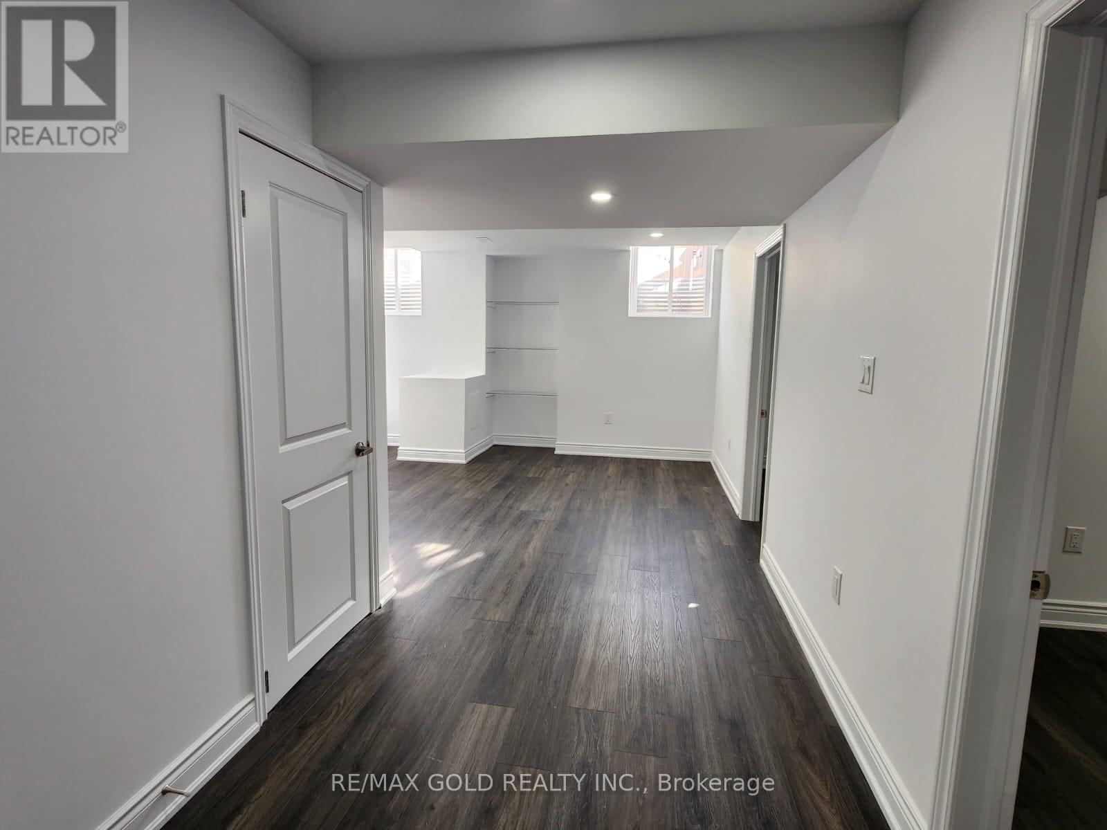 298 Etheridge Avenue, Milton, Ontario  L9E 1H7 - Photo 7 - W12444998