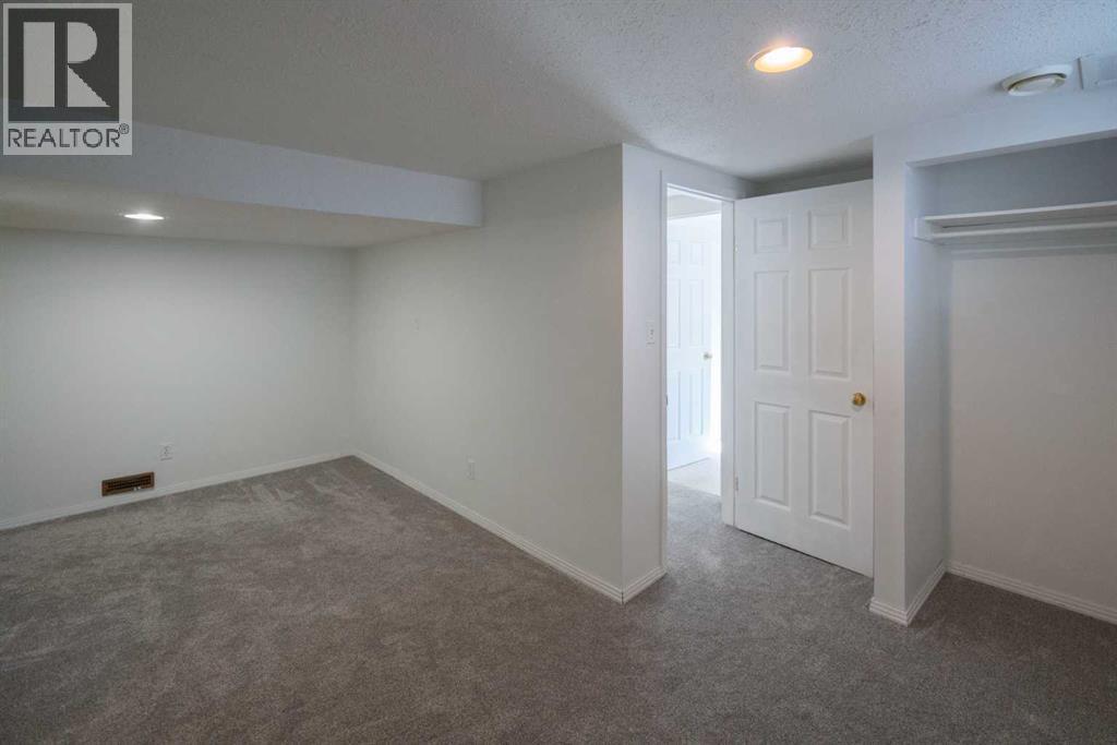 4913 54 Street, Camrose, Alberta  T4V 2A6 - Photo 16 - A2258323