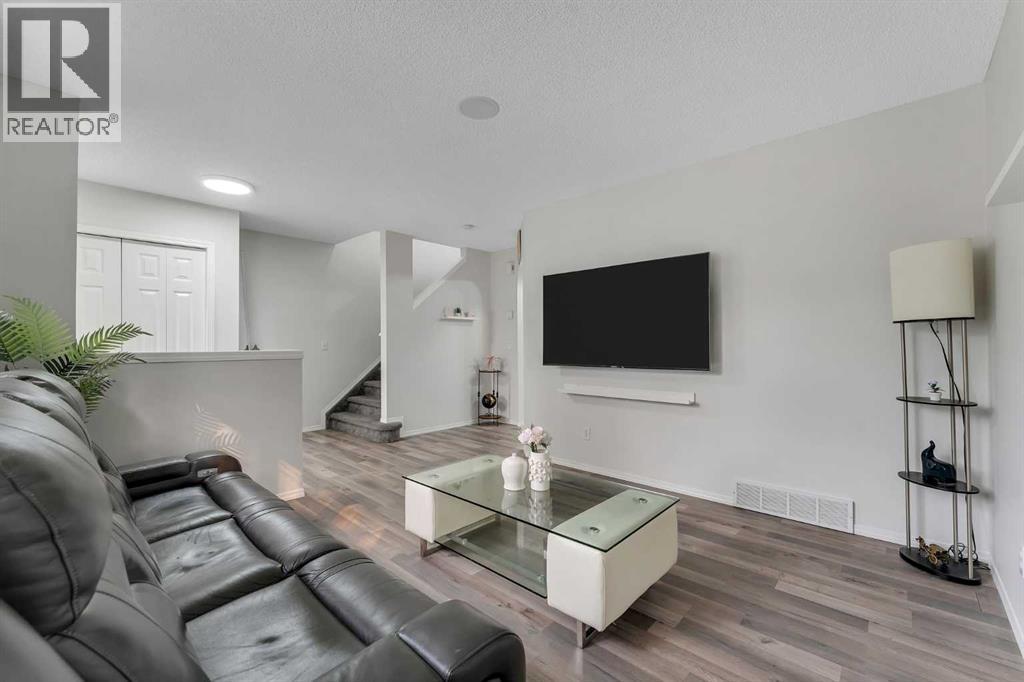 16 Saddlebrook Place Ne, Calgary, Alberta  T3J 5M3 - Photo 6 - A2254488
