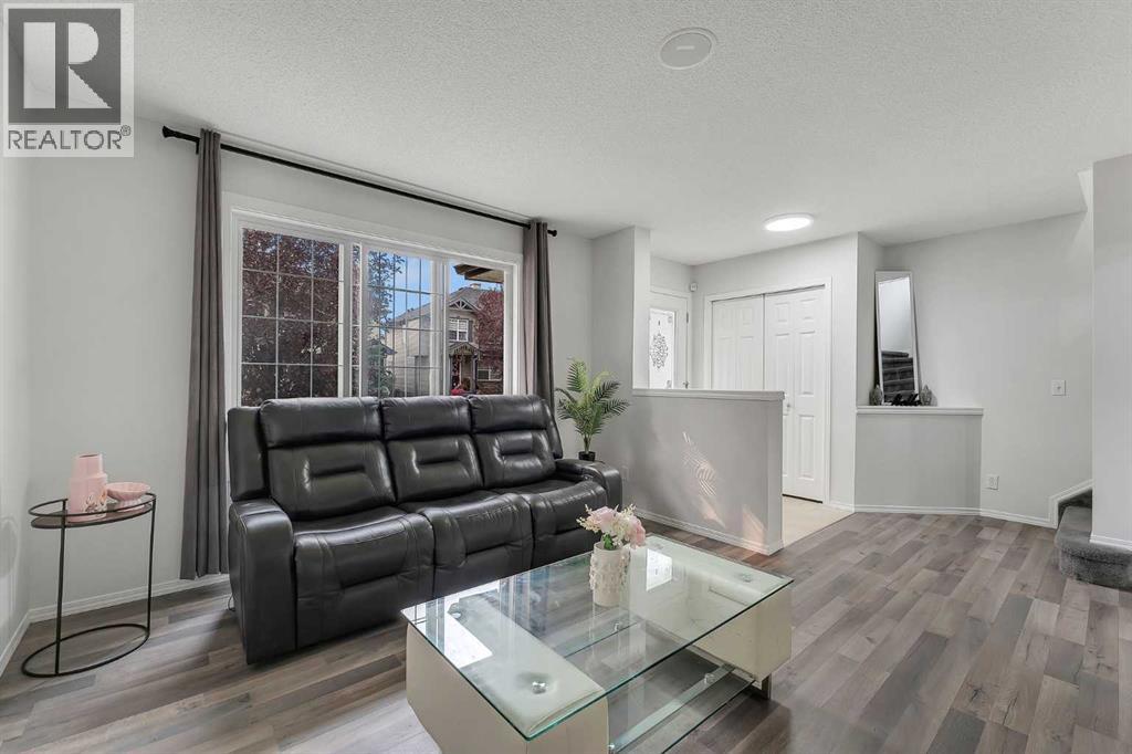 16 Saddlebrook Place Ne, Calgary, Alberta  T3J 5M3 - Photo 5 - A2254488