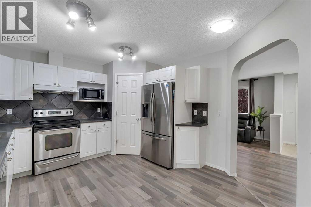 16 Saddlebrook Place Ne, Calgary, Alberta  T3J 5M3 - Photo 9 - A2254488