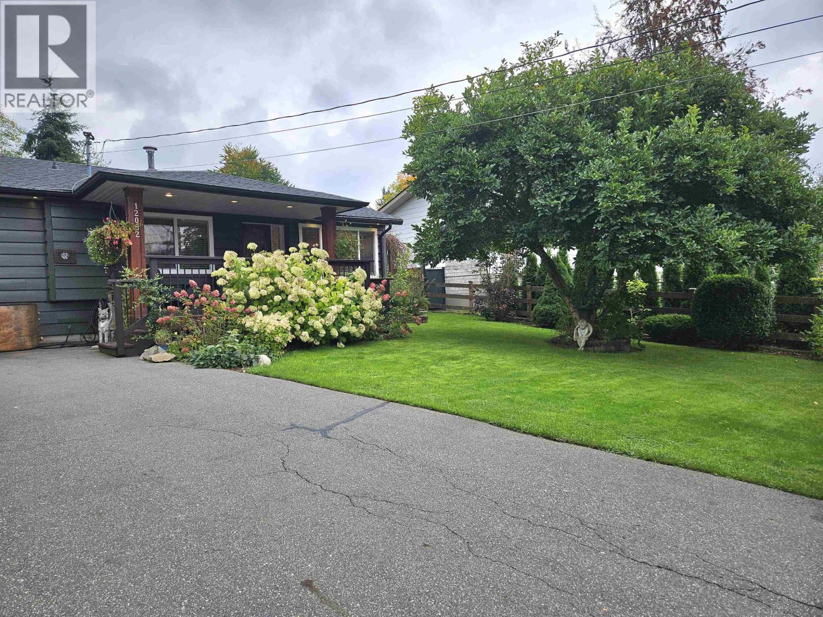 12082 261 Street, Maple Ridge, British Columbia  V2W 2A6 - Photo 3 - R3053780