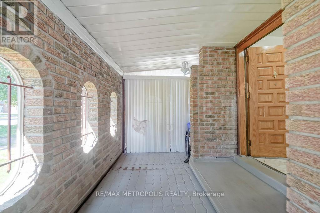 575 Bellamy Road N, Toronto (Woburn), Ontario  M1H 1G6 - Photo 13 - E12445441