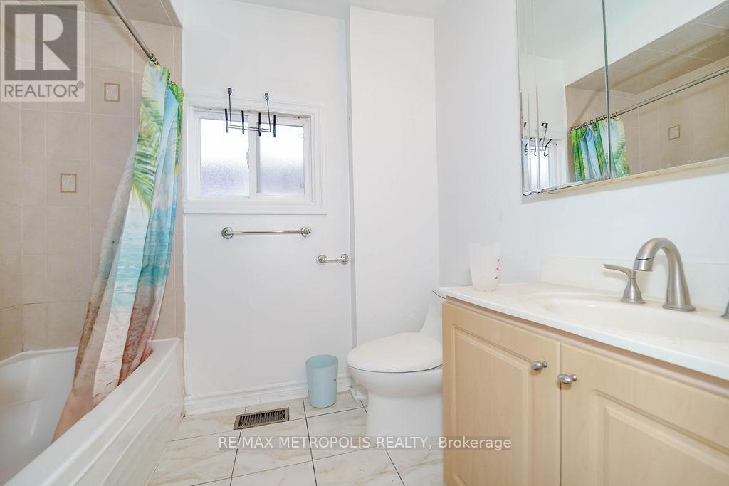 575 Bellamy Road N, Toronto (Woburn), Ontario  M1H 1G6 - Photo 17 - E12445441