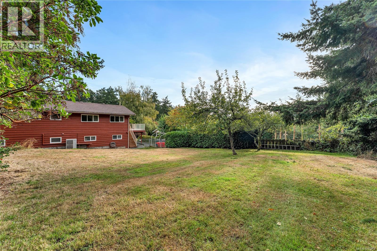 2435 Sutton Rd, Saanich, British Columbia  V8N 1J1 - Photo 8 - 1015757