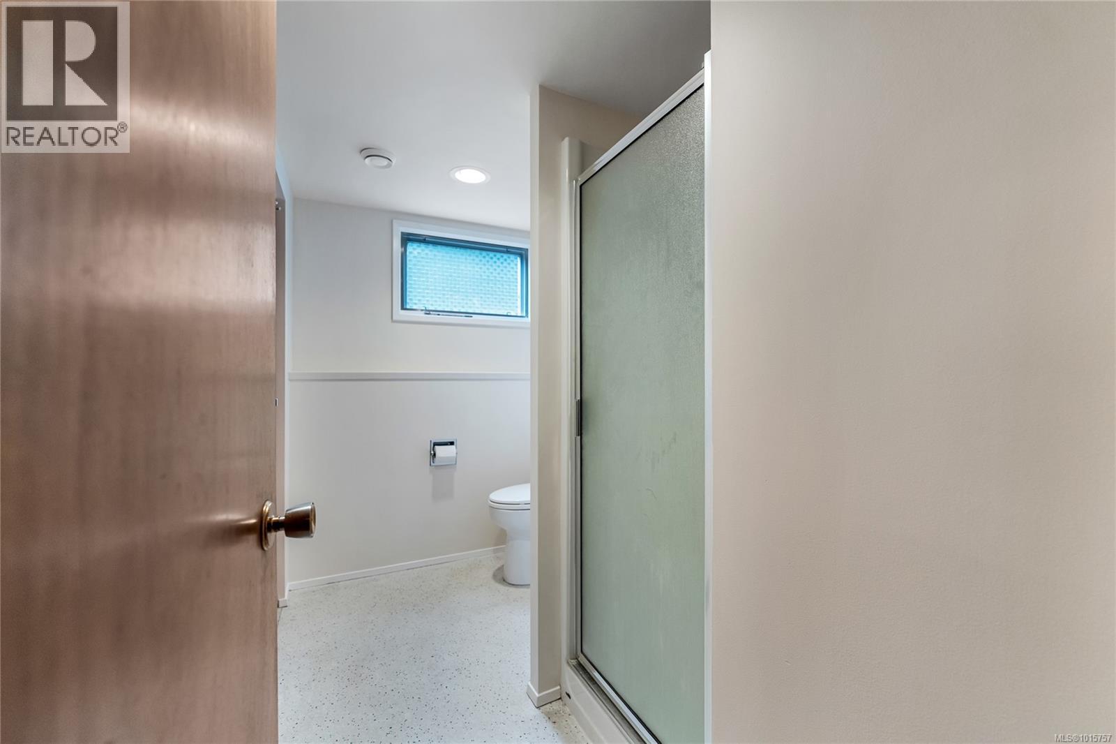 2435 Sutton Rd, Saanich, British Columbia  V8N 1J1 - Photo 33 - 1015757