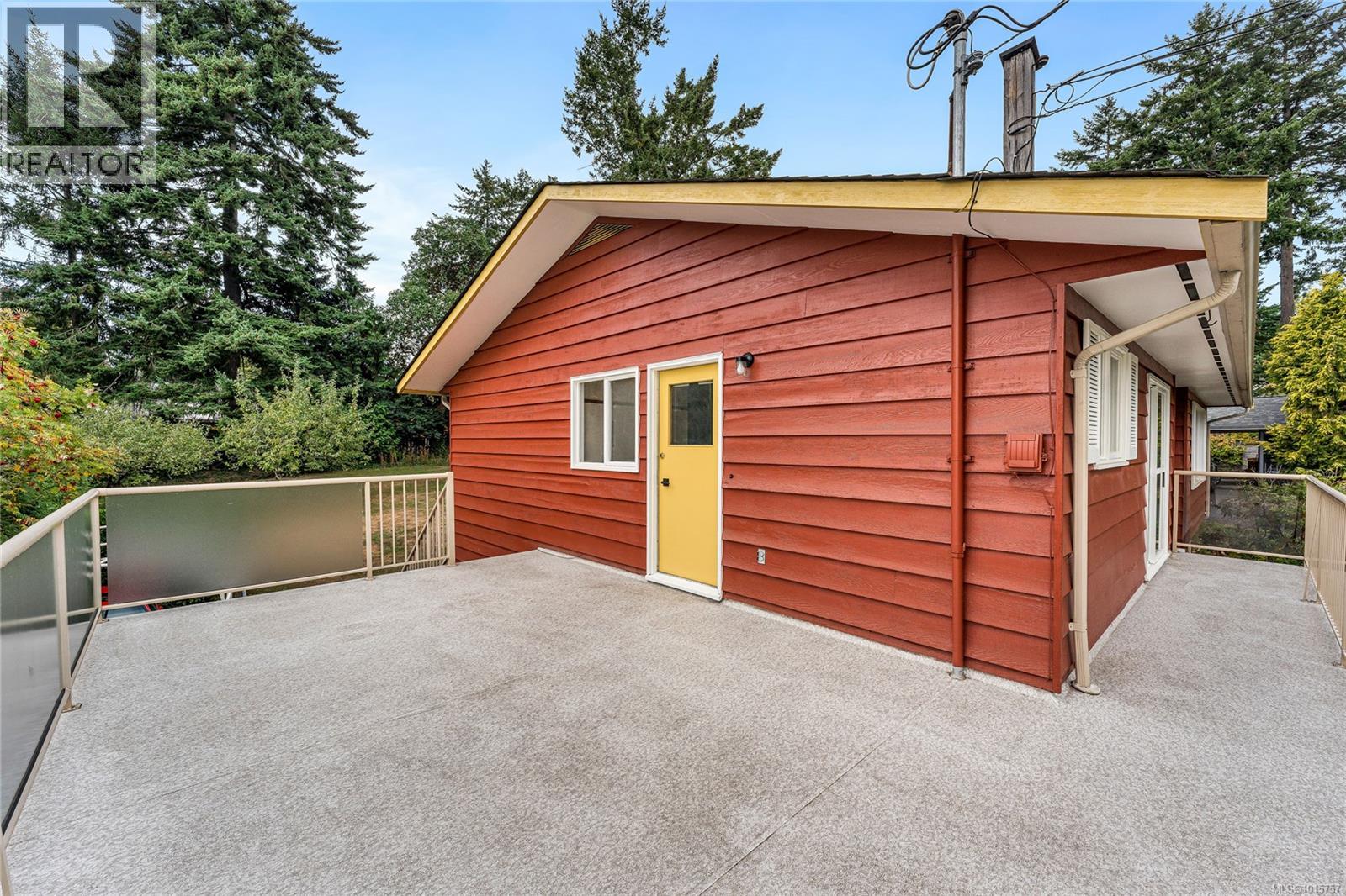 2435 Sutton Rd, Saanich, British Columbia  V8N 1J1 - Photo 39 - 1015757
