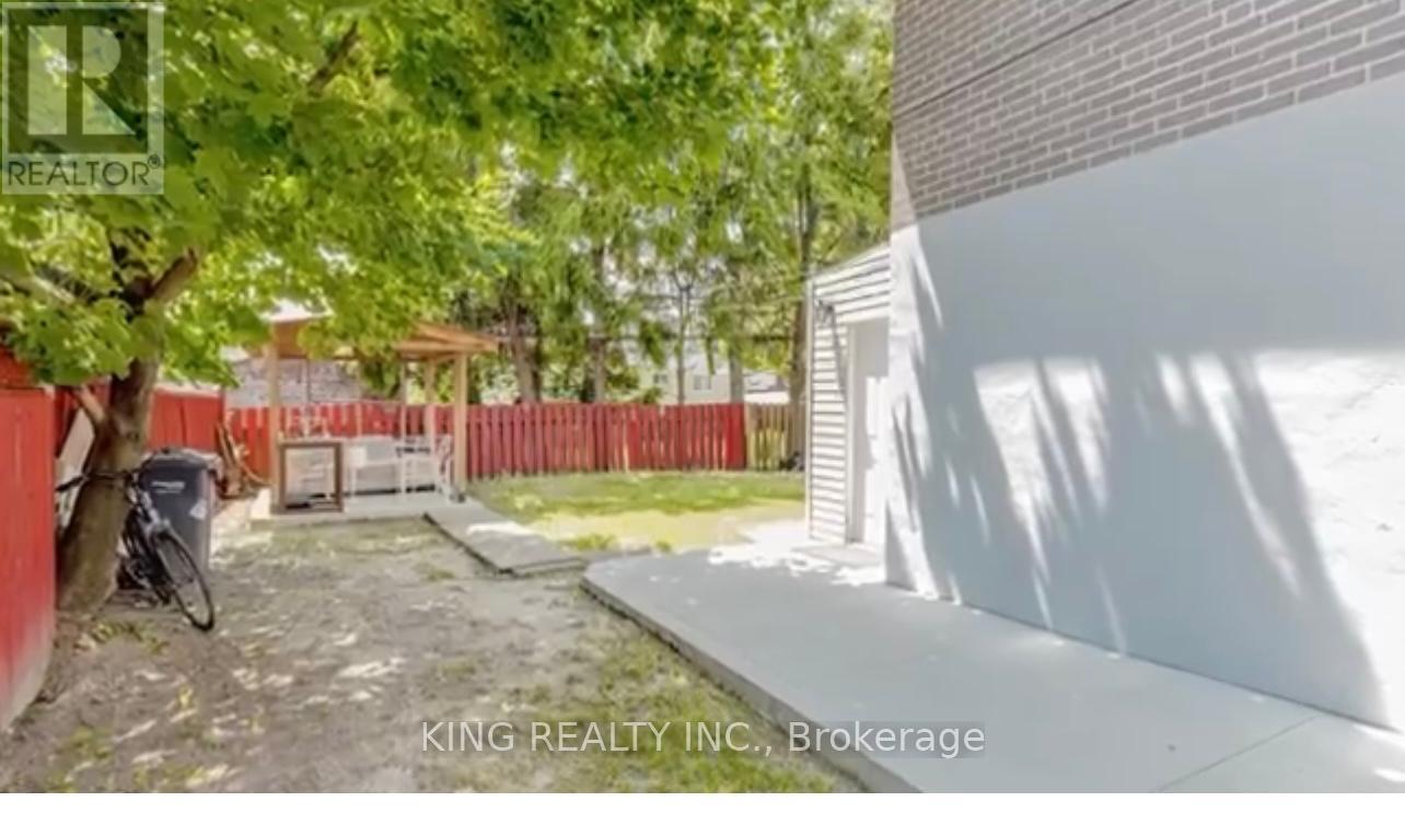87 Aloma Crescent, Brampton (Avondale), Ontario  L6T 2N8 - Photo 22 - W12445404