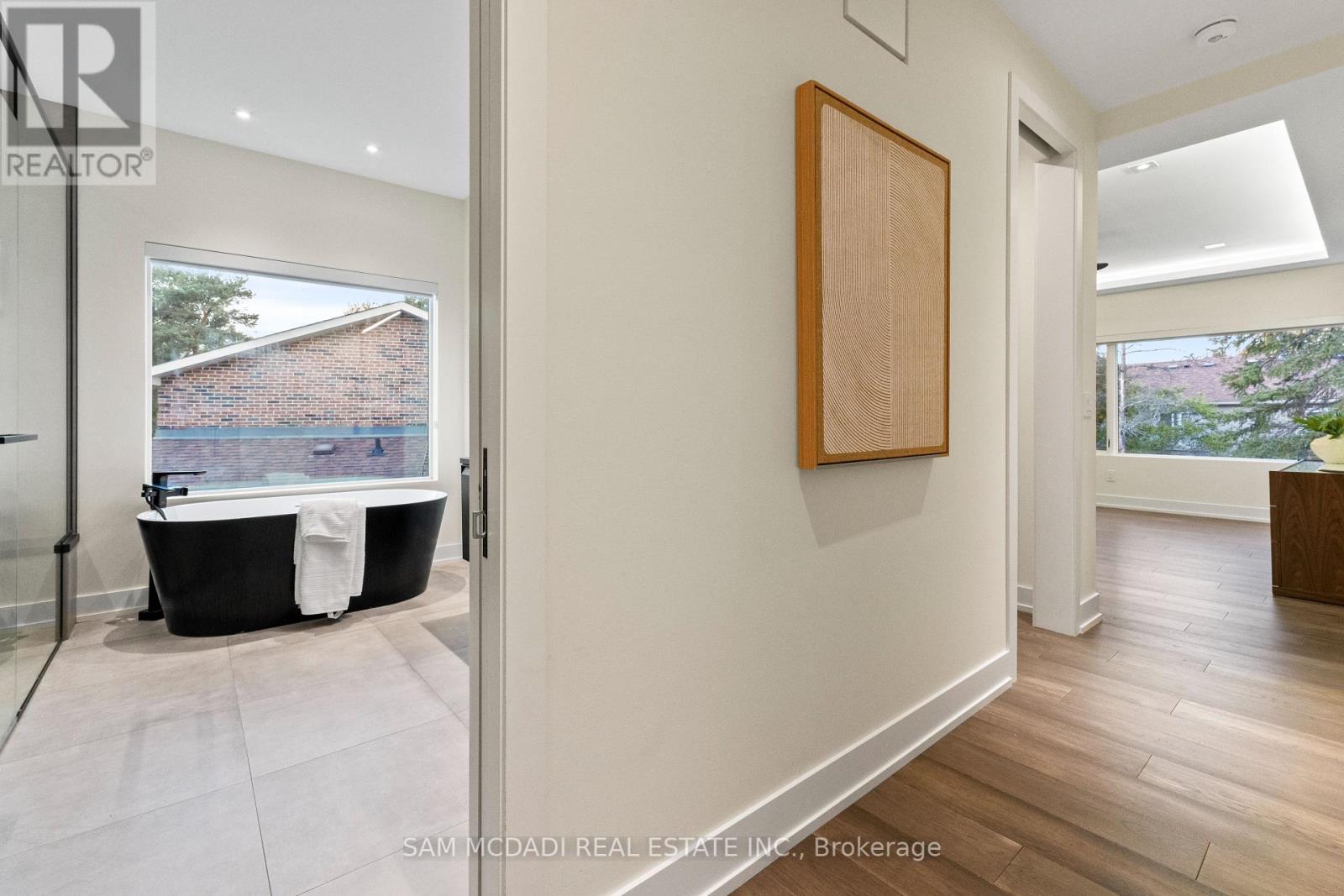 2075 Shawanaga Trail, Mississauga (Sheridan), Ontario  L5H 3Z3 - Photo 24 - W12445409
