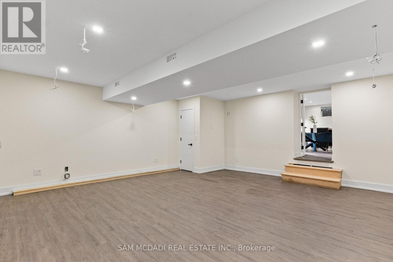 2075 Shawanaga Trail, Mississauga (Sheridan), Ontario  L5H 3Z3 - Photo 40 - W12445409