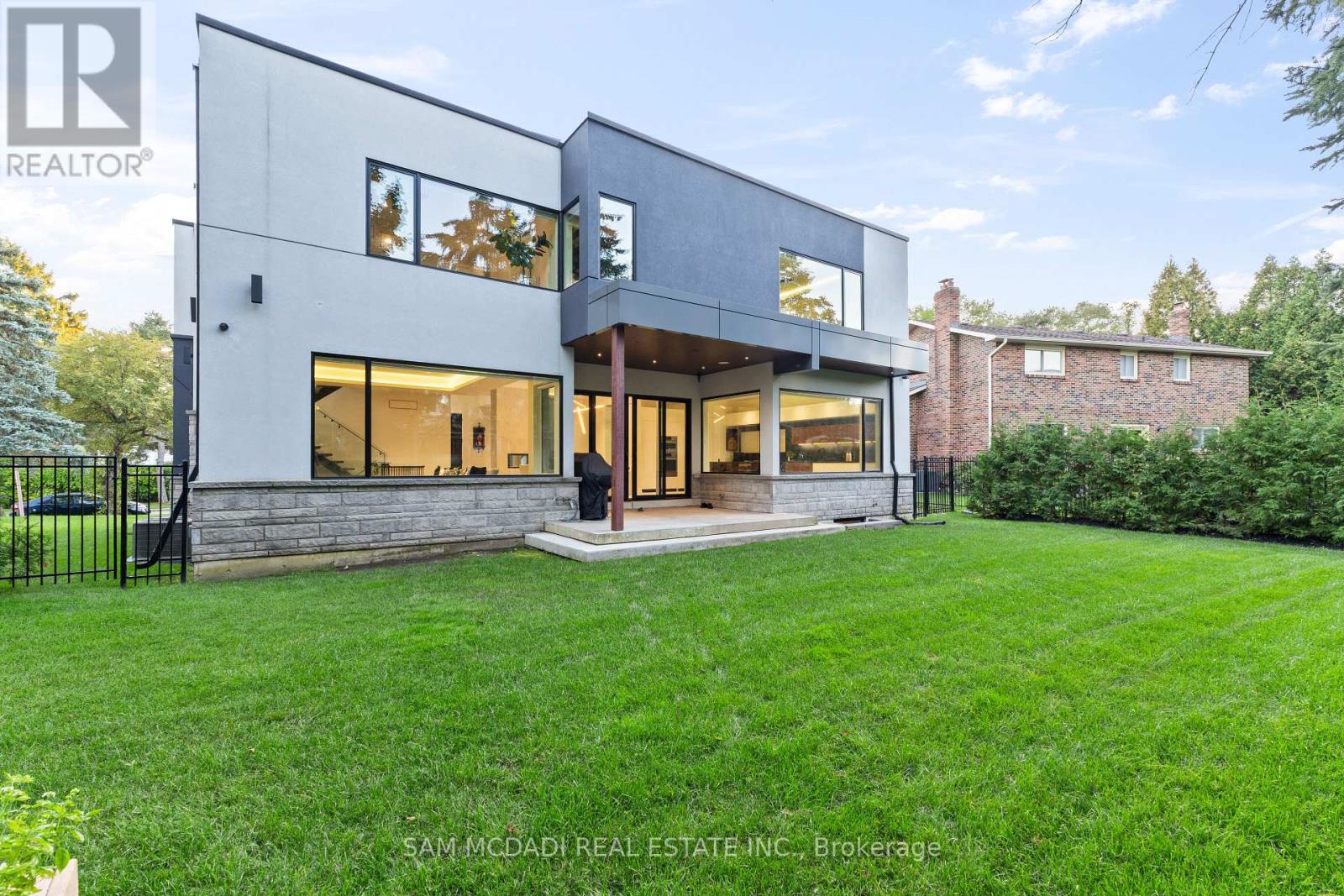 2075 Shawanaga Trail, Mississauga (Sheridan), Ontario  L5H 3Z3 - Photo 48 - W12445409
