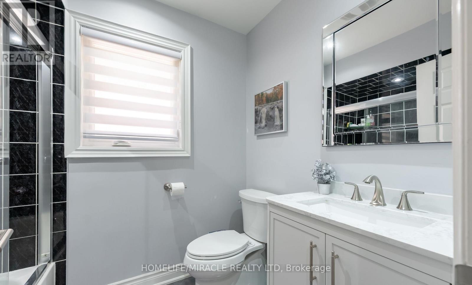 23 Mosley Crescent, Brampton (Fletcher's West), Ontario  L6Y 5C7 - Photo 12 - W12445414