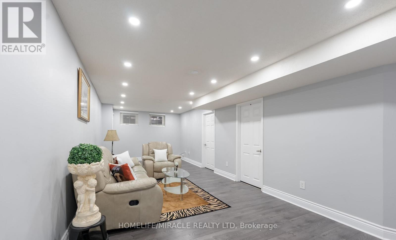 23 Mosley Crescent, Brampton (Fletcher's West), Ontario  L6Y 5C7 - Photo 7 - W12445414
