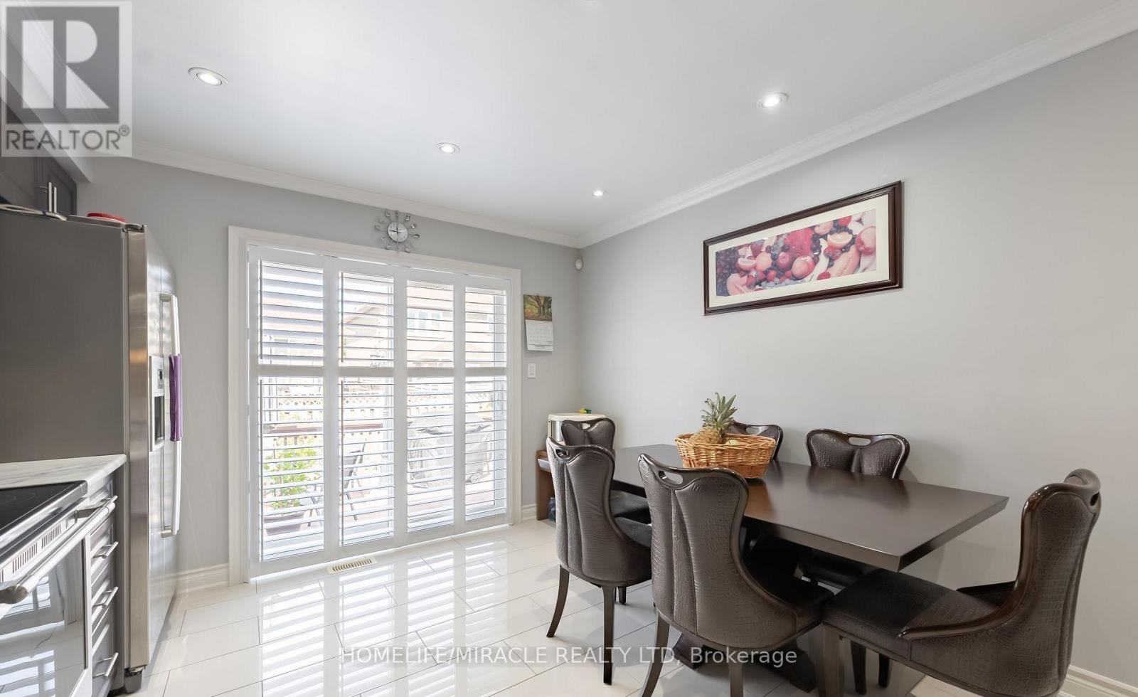 23 Mosley Crescent, Brampton (Fletcher's West), Ontario  L6Y 5C7 - Photo 8 - W12445414