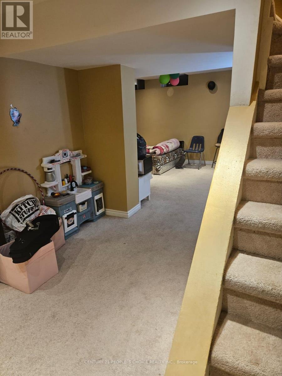 65 Olympia Crescent, Brampton, Ontario  L6X 4W2 - Photo 11 - W12445421