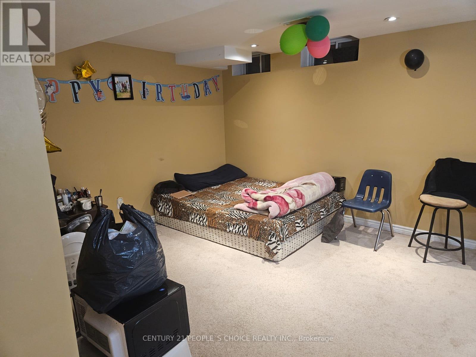65 Olympia Crescent, Brampton, Ontario  L6X 4W2 - Photo 12 - W12445421