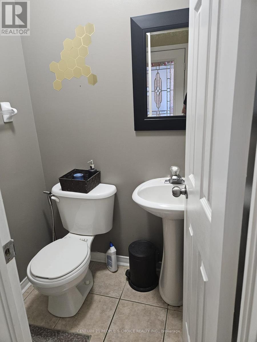 65 Olympia Crescent, Brampton, Ontario  L6X 4W2 - Photo 5 - W12445421