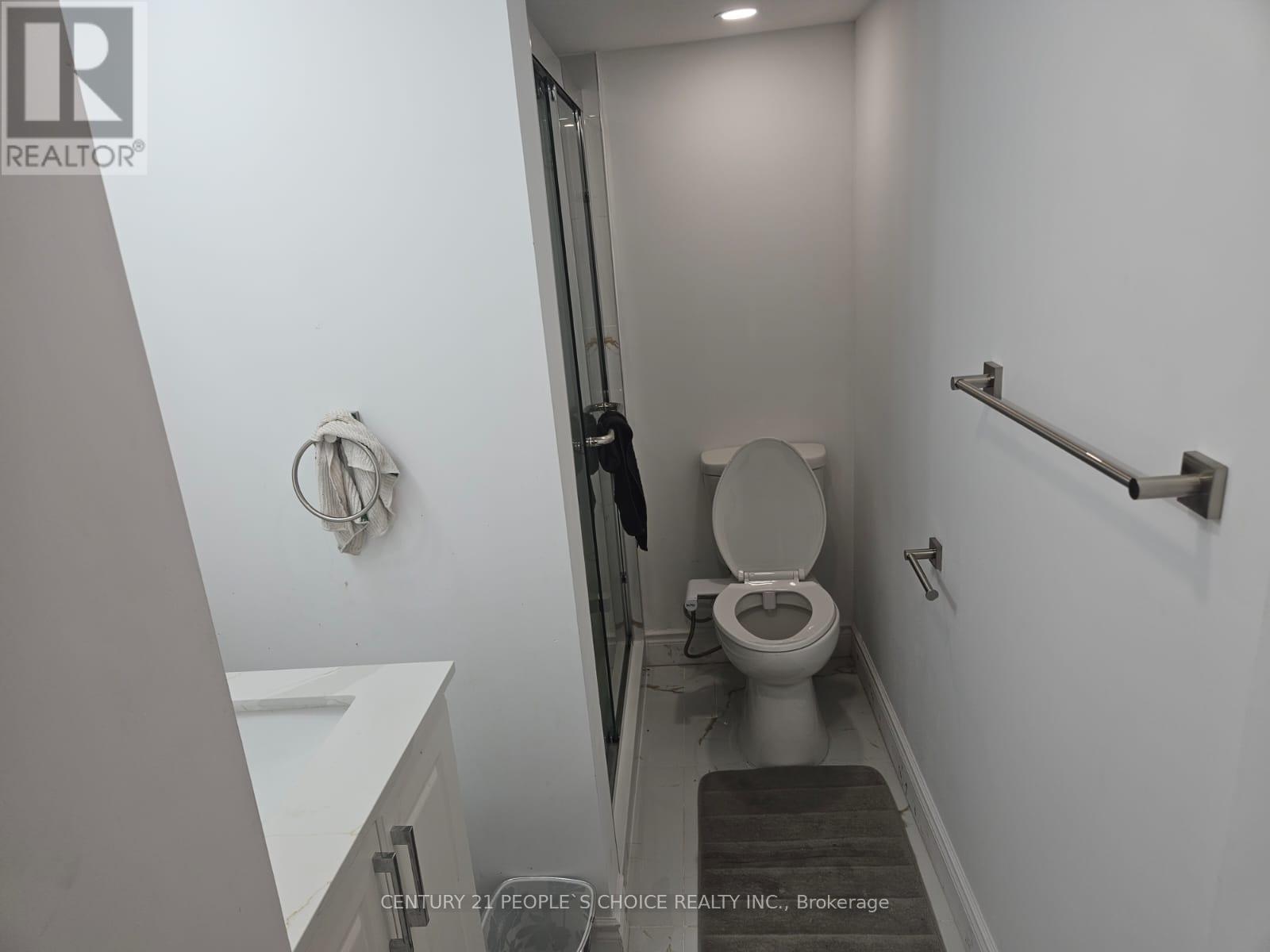 65 Olympia Crescent, Brampton, Ontario  L6X 4W2 - Photo 6 - W12445421