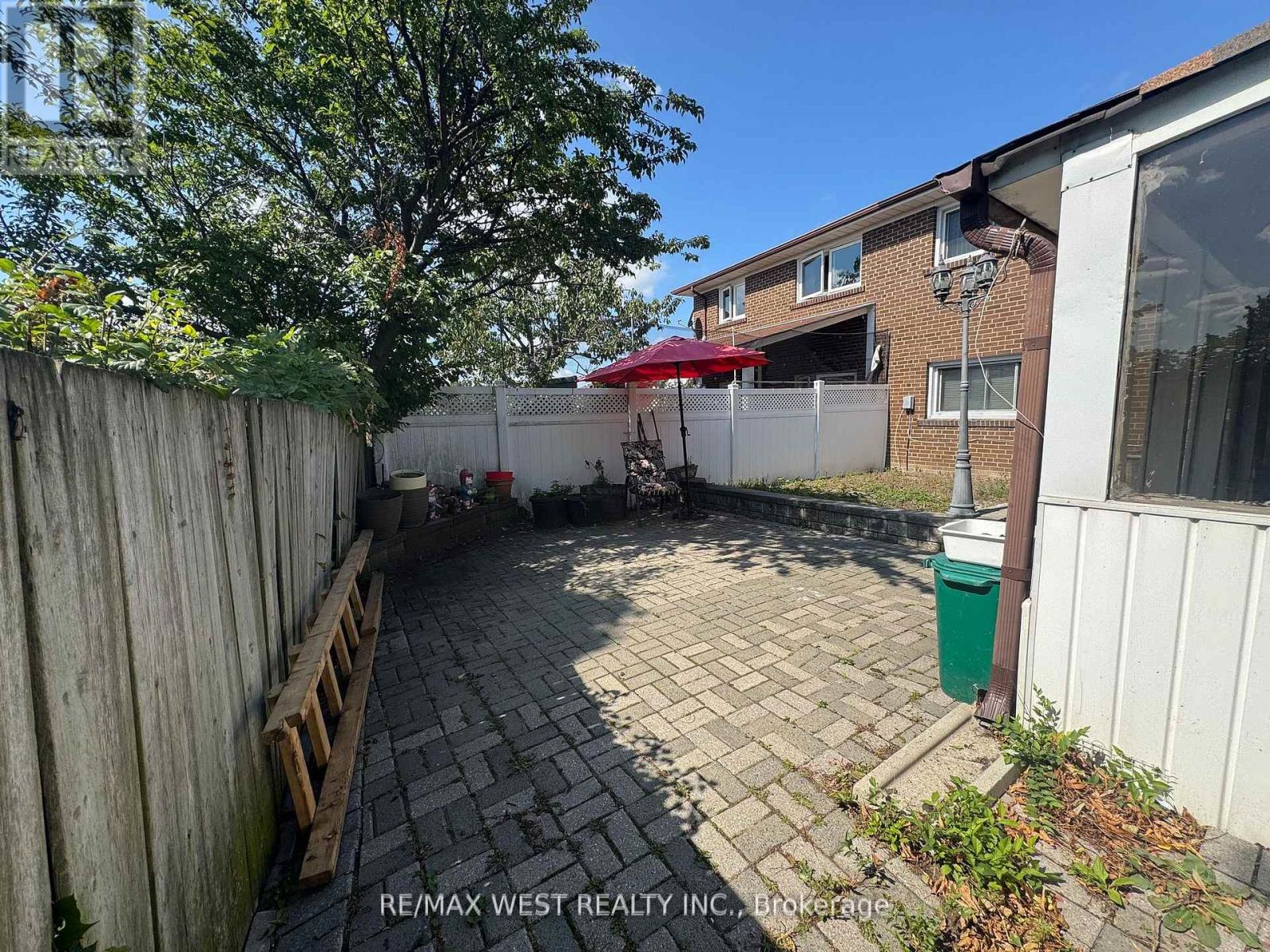 25 Bimini Crescent, Toronto (Black Creek), Ontario  M3N 1S1 - Photo 22 - W12445434