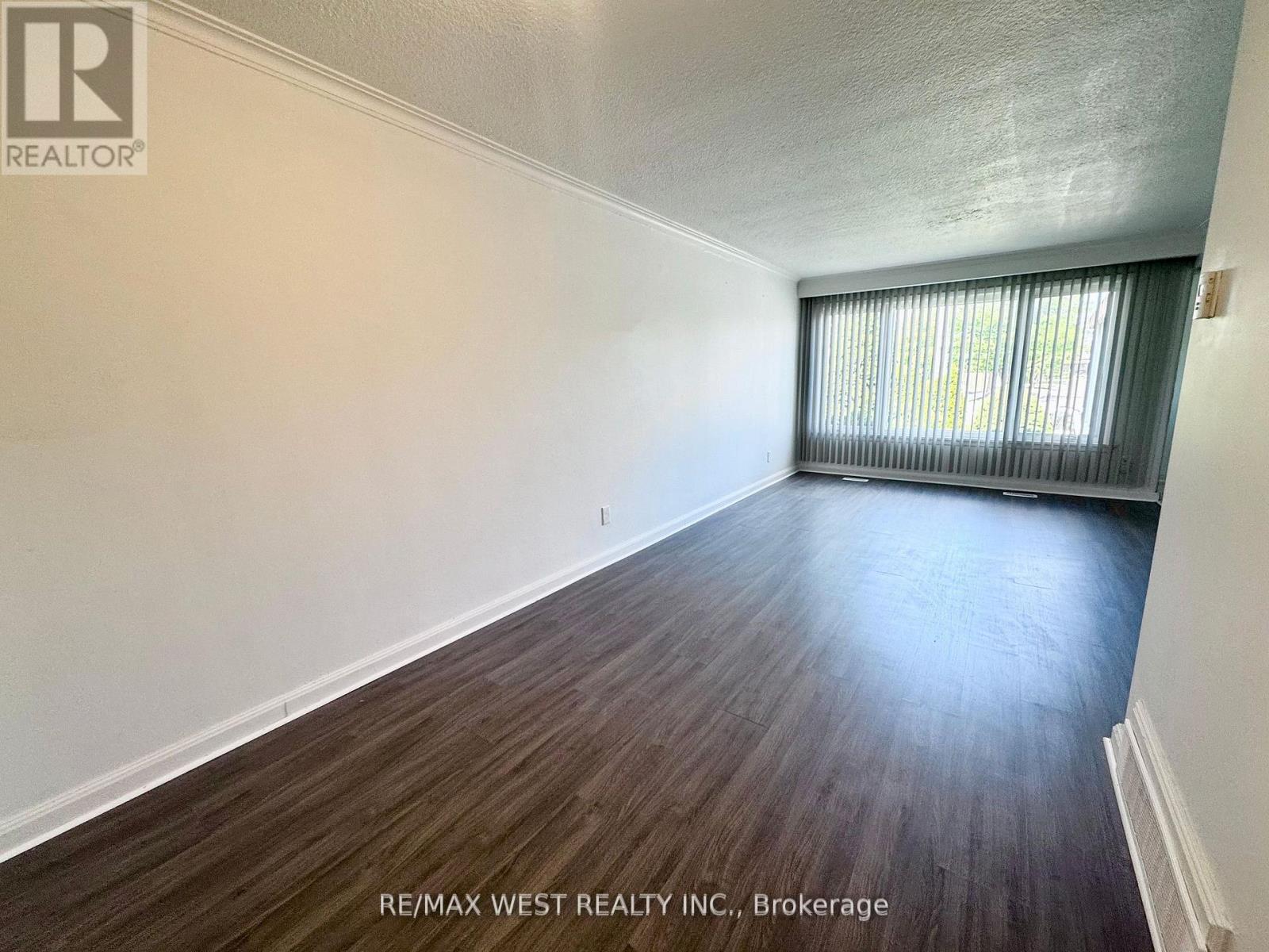 25 Bimini Crescent, Toronto (Black Creek), Ontario  M3N 1S1 - Photo 4 - W12445434