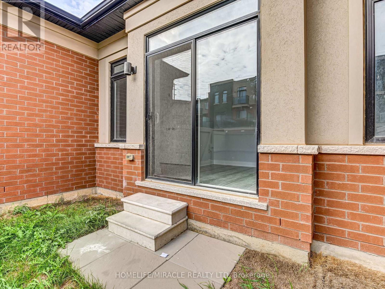 66 Pearman Crescent, Brampton (Northwest Brampton), Ontario  L7A 4Y9 - Photo 1 - W12445435