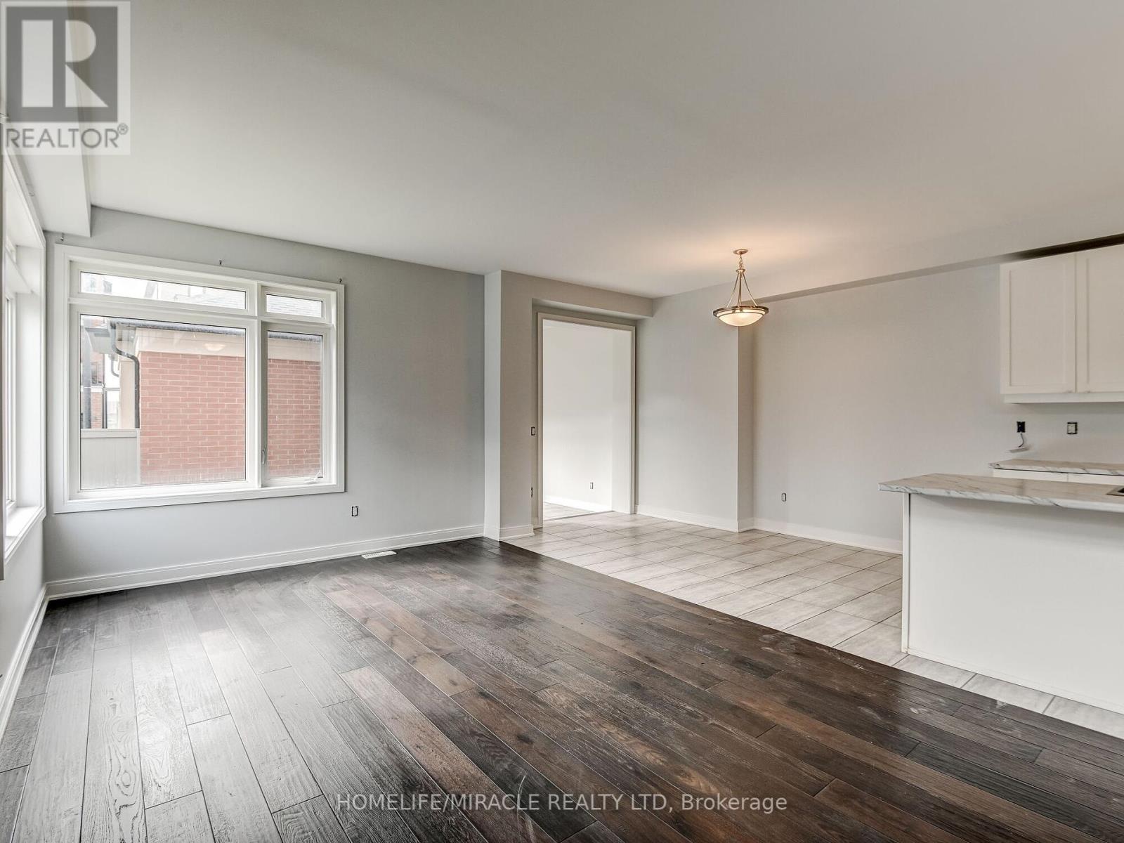 66 Pearman Crescent, Brampton (Northwest Brampton), Ontario  L7A 4Y9 - Photo 12 - W12445435