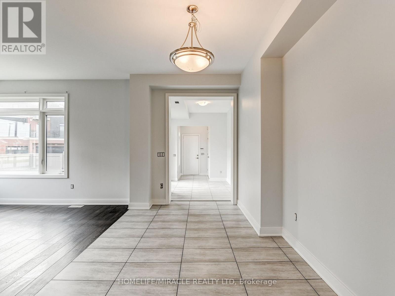 66 Pearman Crescent, Brampton (Northwest Brampton), Ontario  L7A 4Y9 - Photo 14 - W12445435