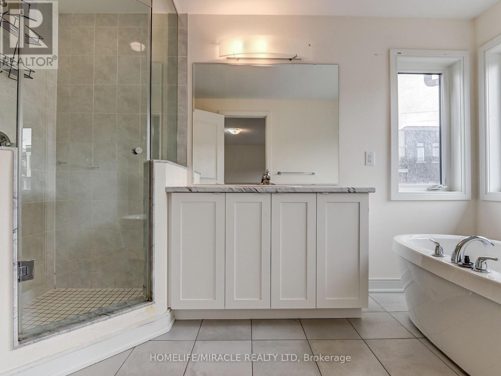 66 Pearman Crescent, Brampton (Northwest Brampton), Ontario  L7A 4Y9 - Photo 21 - W12445435