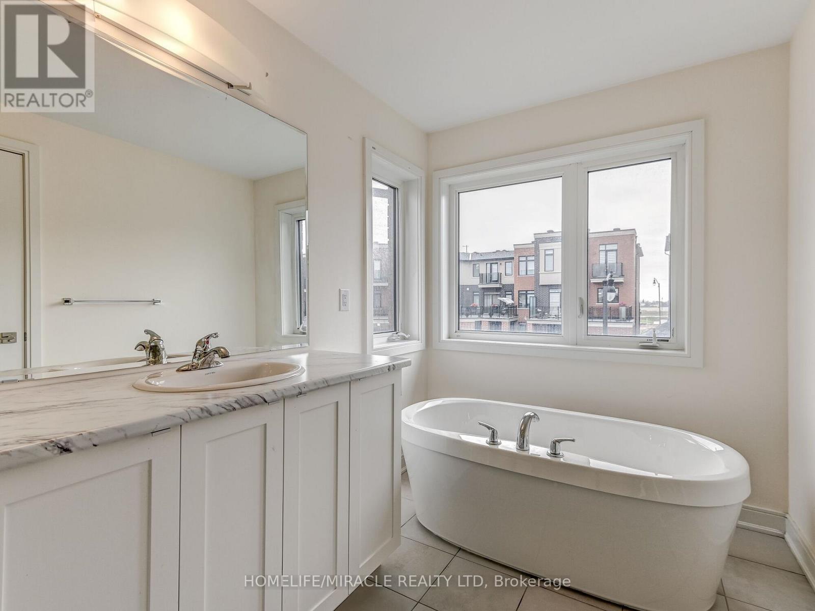 66 Pearman Crescent, Brampton (Northwest Brampton), Ontario  L7A 4Y9 - Photo 23 - W12445435