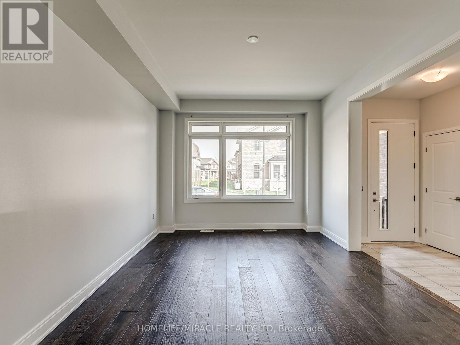 66 Pearman Crescent, Brampton (Northwest Brampton), Ontario  L7A 4Y9 - Photo 5 - W12445435