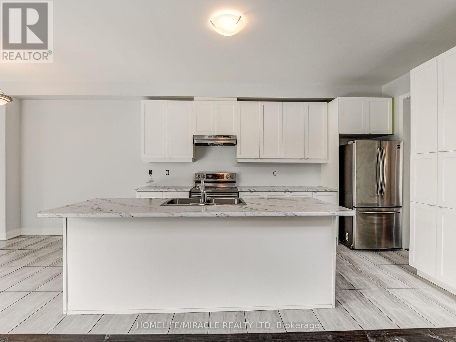 66 Pearman Crescent, Brampton (Northwest Brampton), Ontario  L7A 4Y9 - Photo 9 - W12445435