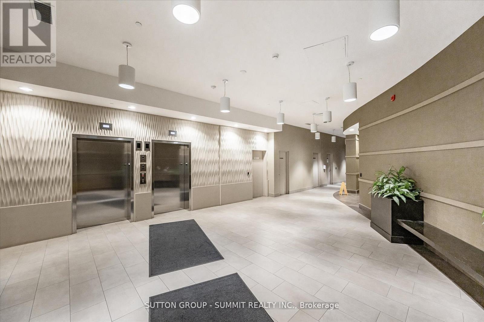 433 - 216 Oak Park Boulevard, Oakville (Ro River Oaks), Ontario  L6H 7S8 - Photo 4 - W12445443