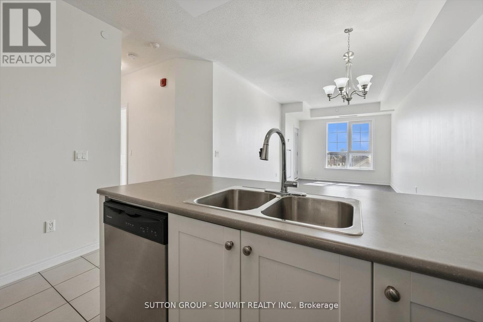433 - 216 Oak Park Boulevard, Oakville (Ro River Oaks), Ontario  L6H 7S8 - Photo 8 - W12445443