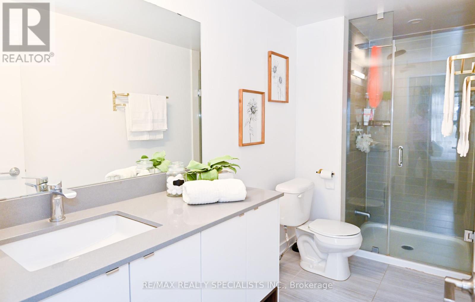 55 - 1121 Cooke Boulevard, Burlington, Ontario  L8T 0C3 - Photo 2 - W12445445