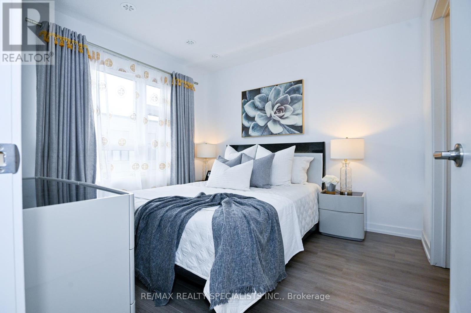 55 - 1121 Cooke Boulevard, Burlington, Ontario  L8T 0C3 - Photo 4 - W12445445