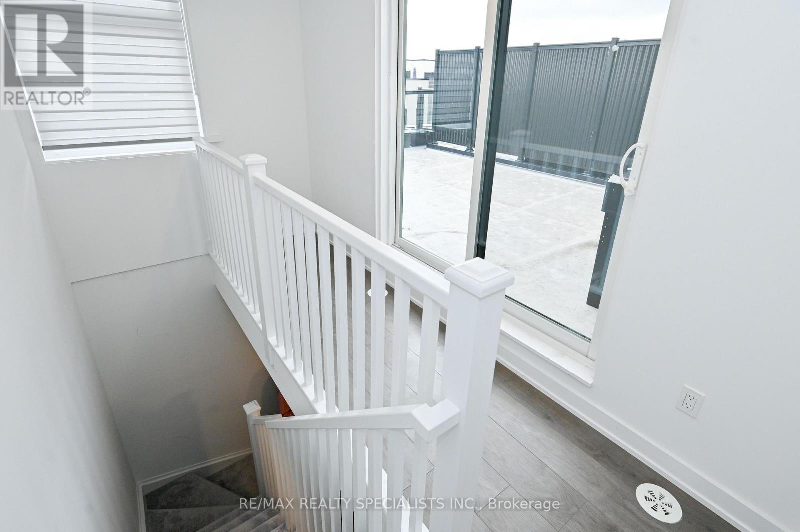 55 - 1121 Cooke Boulevard, Burlington, Ontario  L8T 0C3 - Photo 9 - W12445445