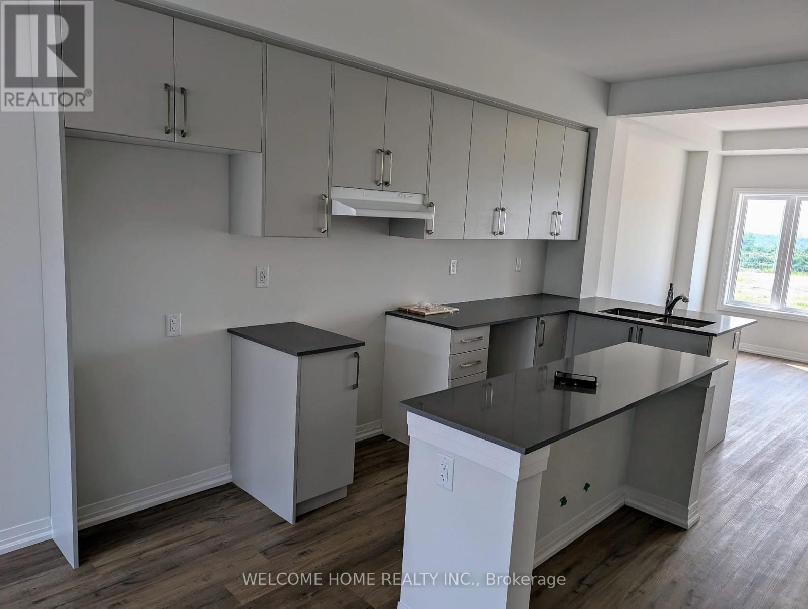91 - 155 Equestrian Way, Cambridge, Ontario  N3E 0E8 - Photo 6 - X12445403